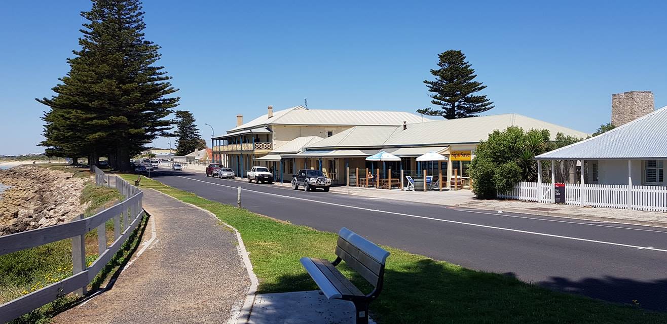 Robe hotel Clearance